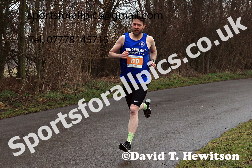Senior Men and Over-35s to 49s Mens 2025 NECAA Royal Signals Road Relays Champs.,  Hetton Lyons Country Park, Hetton le Hole, County Durham. Photo: David T. Hewitson/Sports for All Pics